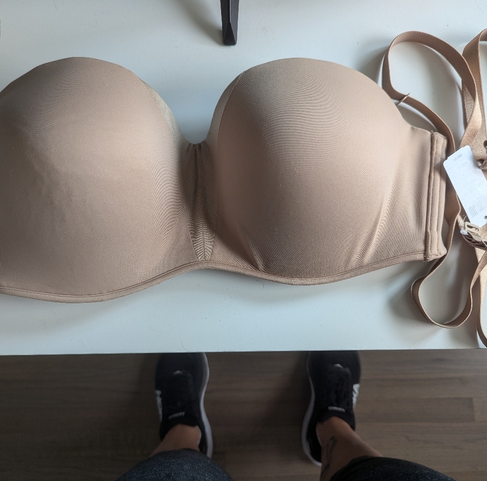 Soma Strapless convertible bra. 38D